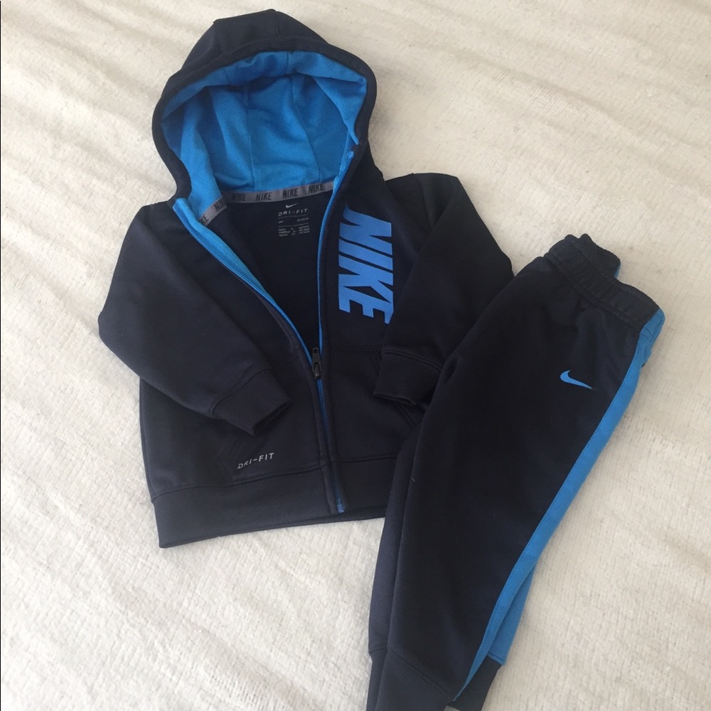 Nike 2pc Zip-up hoodie and pants set, 18 months
